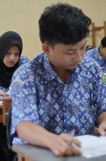 découvrez les enjeux et les solutions de la réforme de l'éducation pour améliorer le système scolaire et favoriser la réussite de tous les élèves.